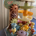 Montessori-aktiviteettipuu ja hammasrattaat