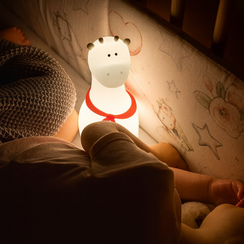 Kirahvi-yövalo – Valkoinen